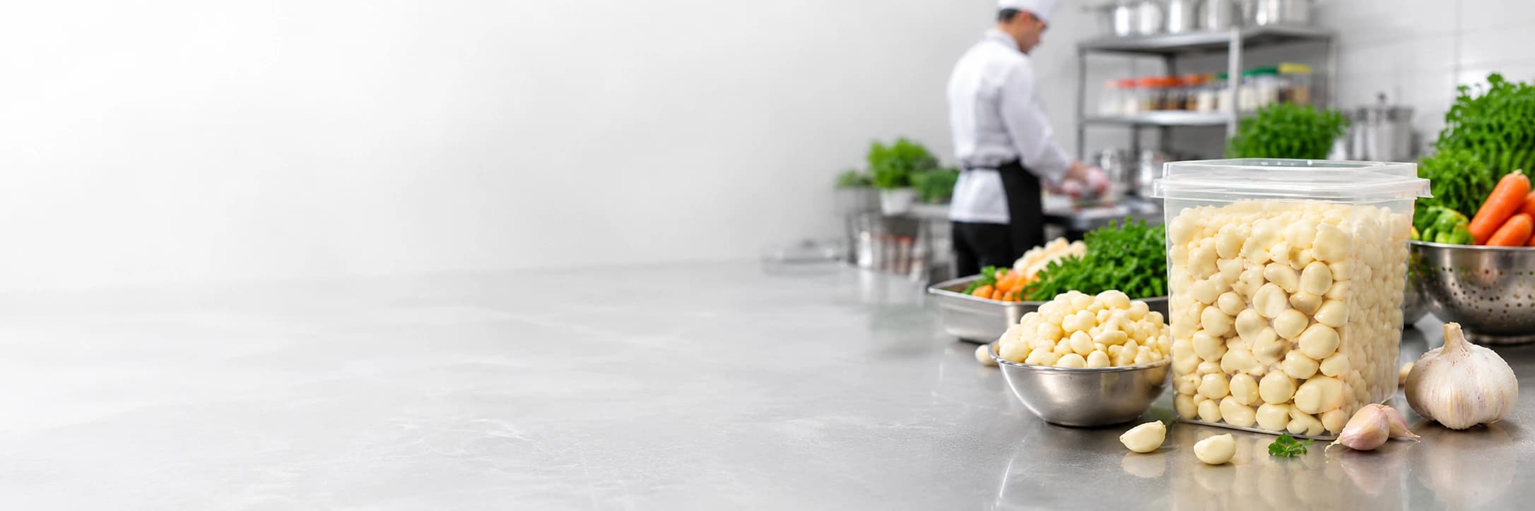 Why Food Businesses Should Use Ready-to-Use Peeled Garlic – banner